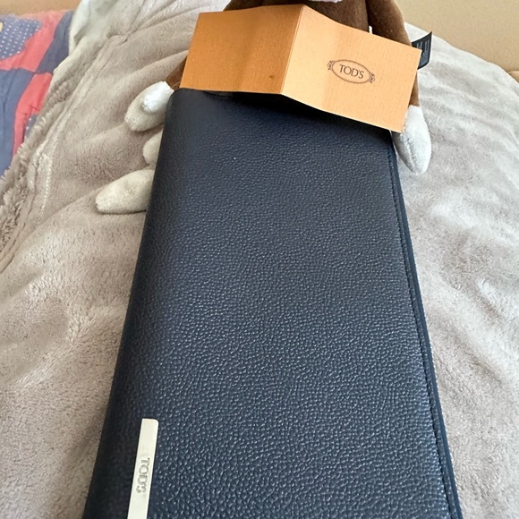 Tod’s men’s/ women’s wallet navy leather - Picture 15 of 17